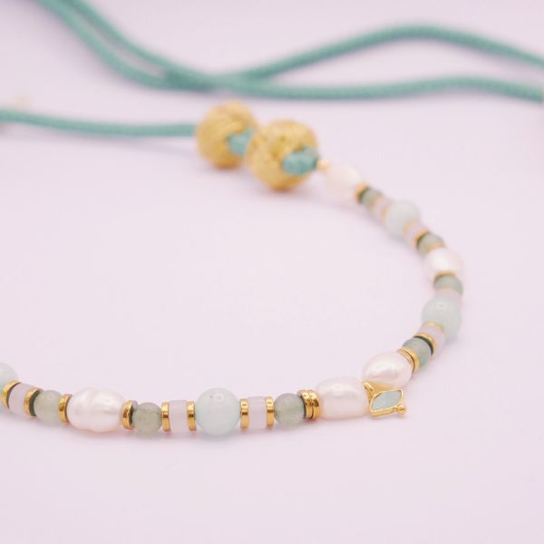 Collier femme perles et pierres précieuses