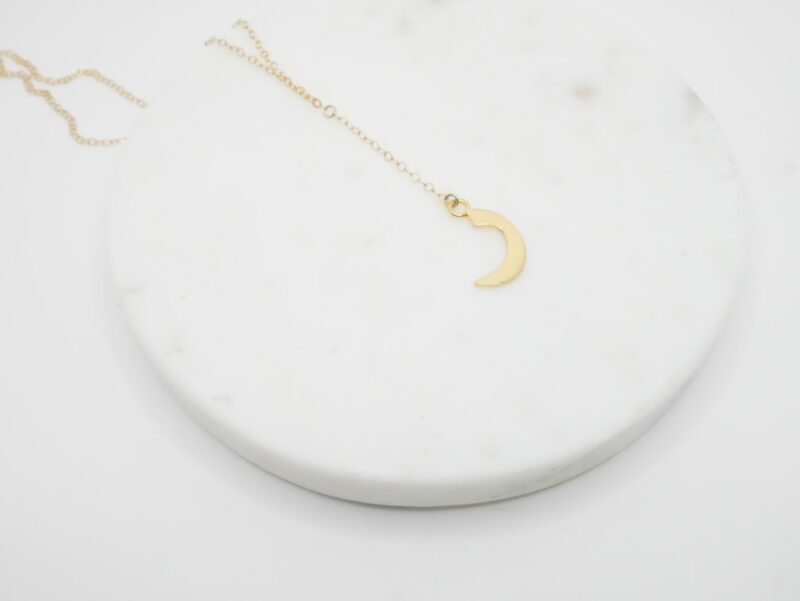 Collier femme pendentif lettre arabe Ra R Collier femme pendentif lettre arabe Ra R
