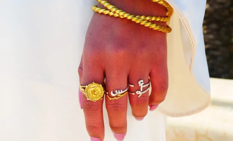 Bague initiale arabe Bague initiale arabe